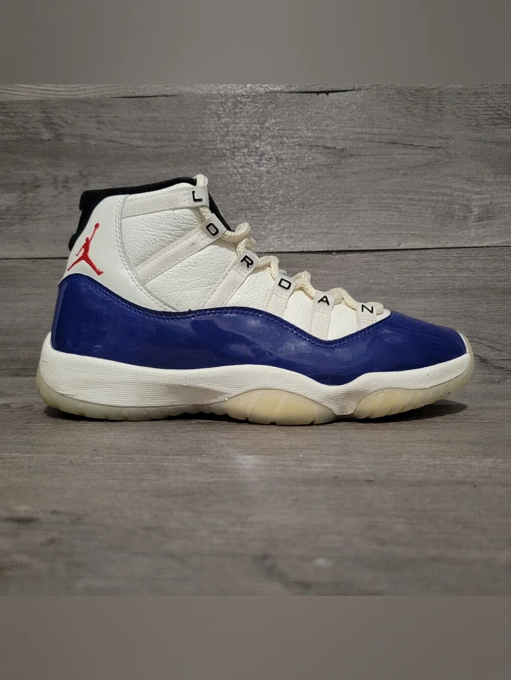 Air Jordan 11 Retro Rare Air Mens Size 7.5 Cream Blue IH0296-400 Shoes